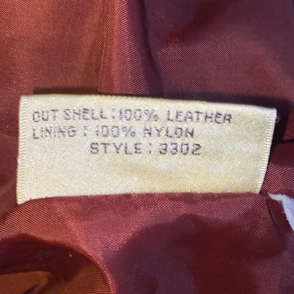 Vintage Berman’s Women's Burgundy Leather Jacket - Picture 12 of 12